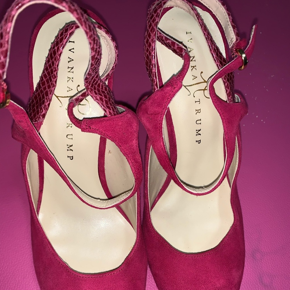 Beautiful size 6 Ivanka Trump shoes